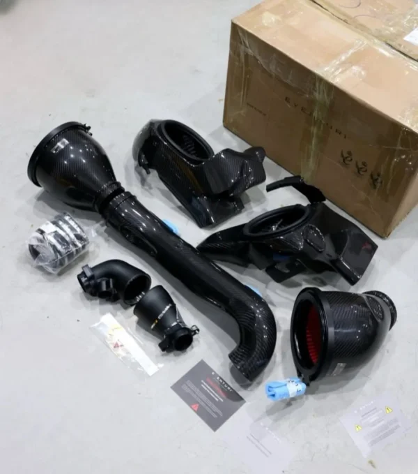 EVENTURI-CARBON-INTAKE-BMW-G80-M3-G82-M4The-Eventuri-BMW-G80-M3-and-G82-M4-intake