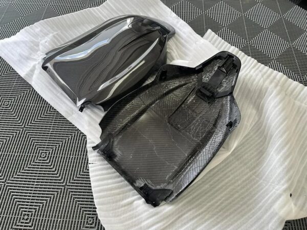 Carbon Fiber seat - Image 3
