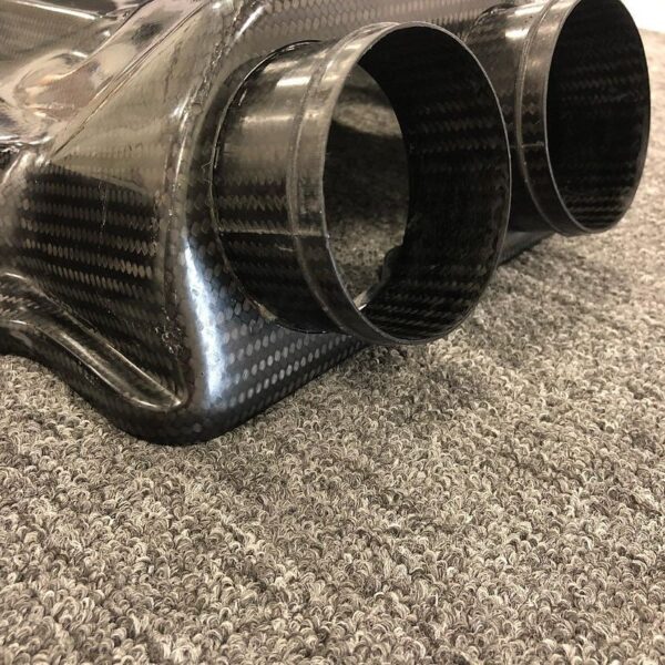 carbon fiber lower plenum for the BMW S62 for E39 M5 endurance racer - Image 3