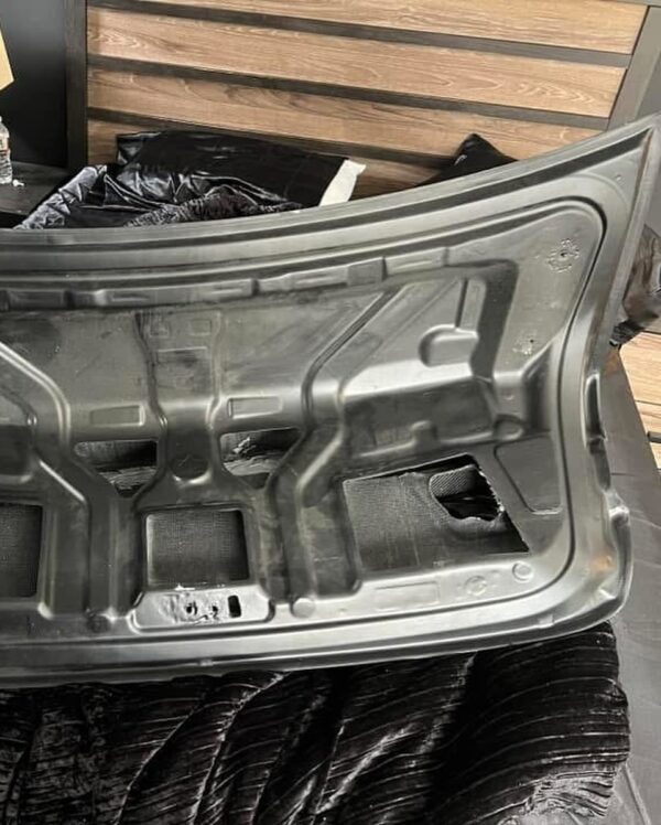 M3 Carbon Trunk - Image 3