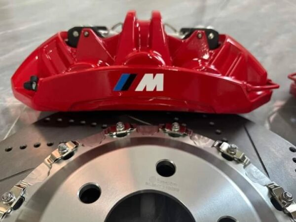 M5 six-piston caliper - Image 2