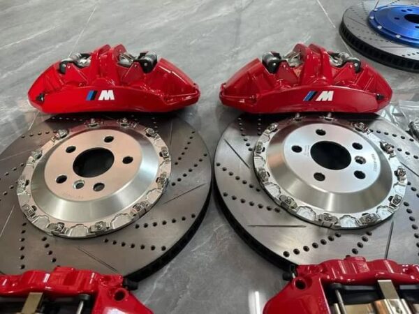 M5 six-piston caliper - Image 3