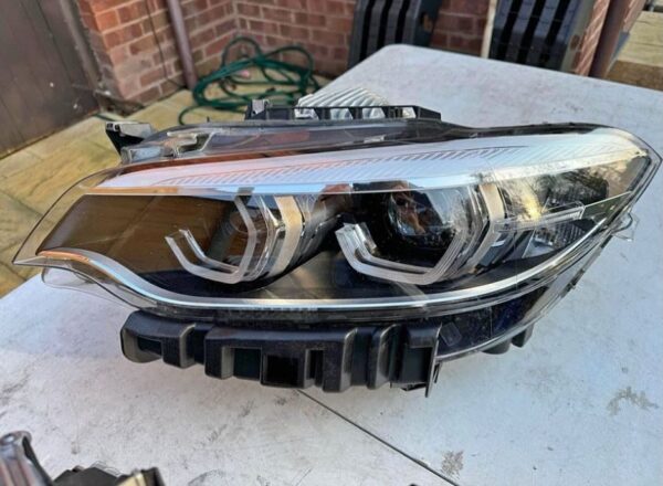 BMW M2 2 SERIES F87 F22 F23 LCI ICON ADAPTIVE LED HEADLIGHTS LEFT RIGHT (2017- 2021)   BMW M2 2 SERIES F87 F22 F23 LCI ICON ADAPTIVE LED HEADLIGHTS LEFT RIGHT 2017-21  Brand new genuine BMW modules.  Headlights are in very good condition no damage at all and ready to fit. No cracks - Image 4