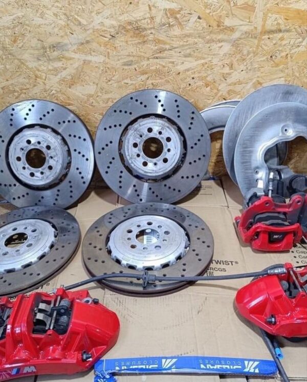 Selling Bmw M2,M3,M4 full brake set used only 1k km ,looks like new💣