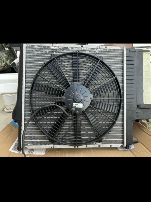 Bmw E30 Radiator with Spal Fan