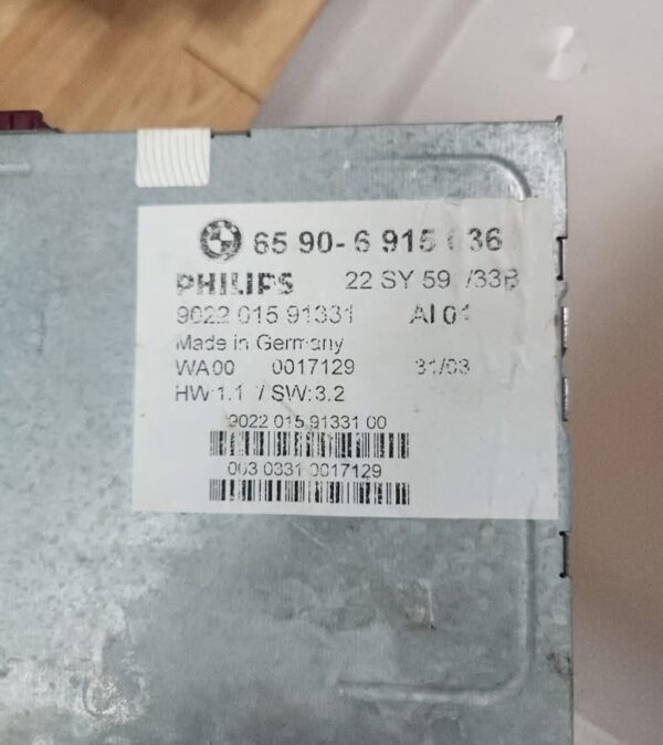 BMW E38 Wide Screen Radio - Image 4
