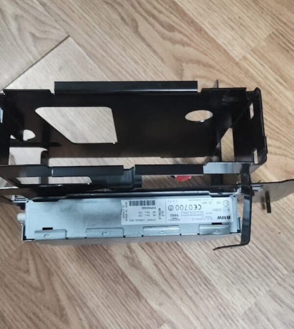 BMW E38 Wide Screen Radio - Image 5
