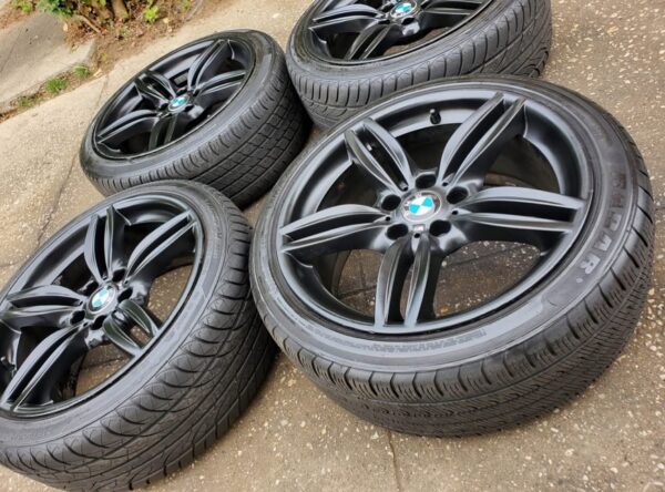 19 inch M sport F10 5 series wheels 5x120. No cracks bends or welds. Really good 235/40/19 tires - Image 3