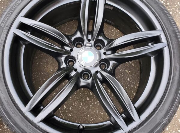 19 inch M sport F10 5 series wheels 5x120. No cracks bends or welds. Really good 235/40/19 tires - Image 6