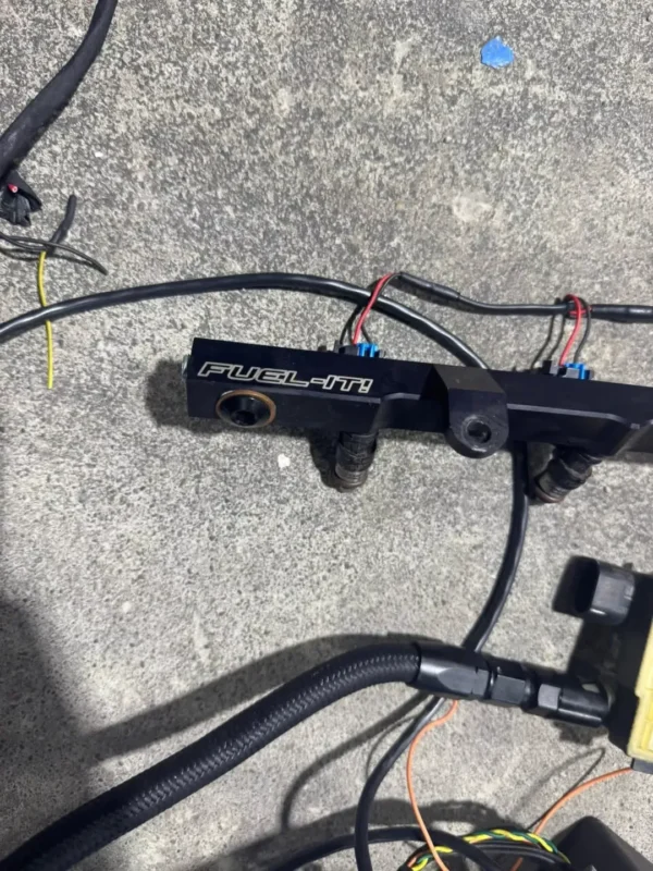 BMW g80 parts for sale  -Port injection (fuel it) with upgraded 1050 injectors with flex fuel module and Flex fuel sensor   -rear carbon fiber roof spoiler  -midpipe (Mad titanium)   -ECU   selling the fuel parts as a package - Image 4