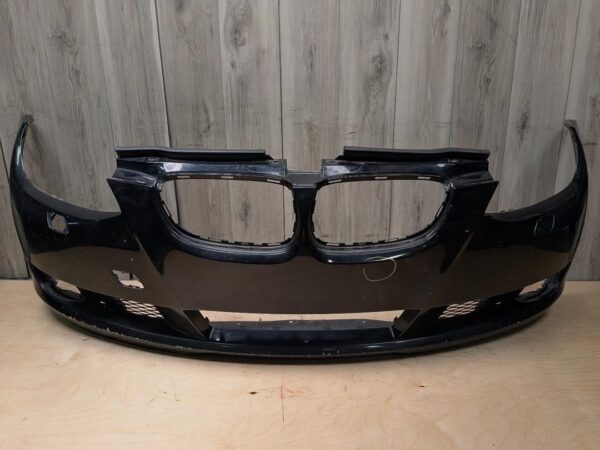 E92/E93 Front Bumper   •Pre LCI •Black 668 •Some Scratches Present  SKU 40461