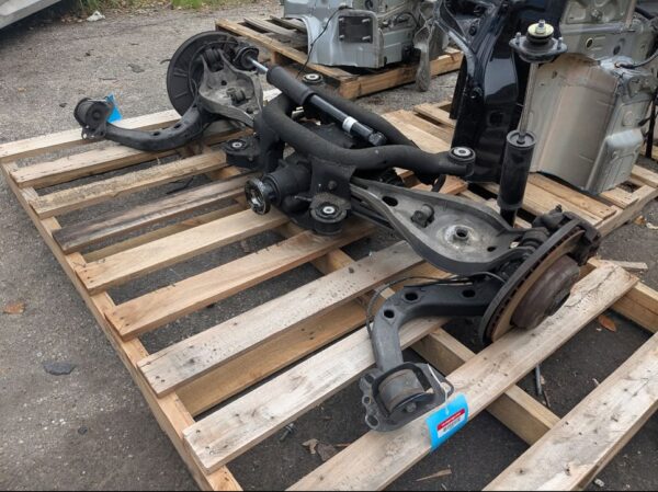 E46 M3 Rear Subframe Dropout  •SMG LSD Differential  •Includes axles •2 Control arms bent from forklift    #39851 - Image 6