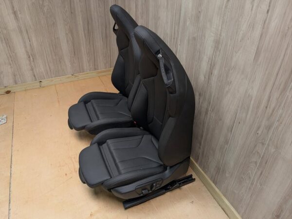 G29 Z4 Front Seats   •Leather Seats •Great Condition SKU 38449 - Image 3
