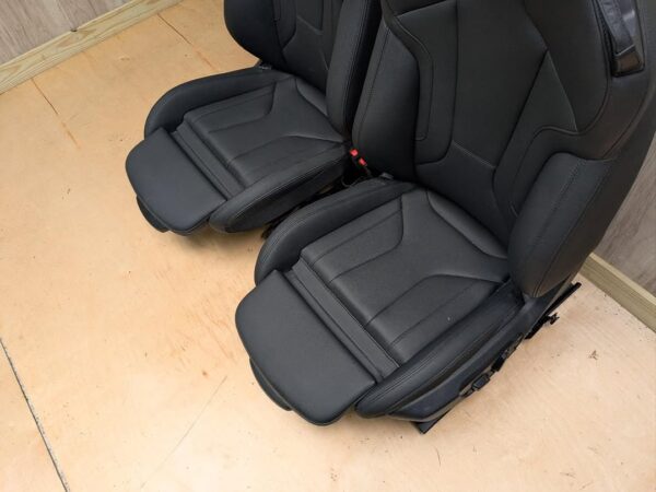 G29 Z4 Front Seats   •Leather Seats •Great Condition SKU 38449 - Image 4