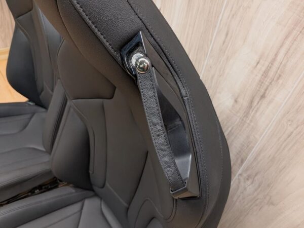 G29 Z4 Front Seats   •Leather Seats •Great Condition SKU 38449 - Image 5